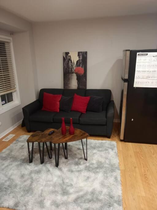 Adorable Private Suite In Ajax, Unique 2 Story ภายนอก รูปภาพ
